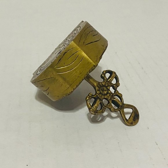 Authentic Antique Style HINDU Lord SHIVA / MAHADEV Brass Padlock with 1 Key - Picture 16 of 17